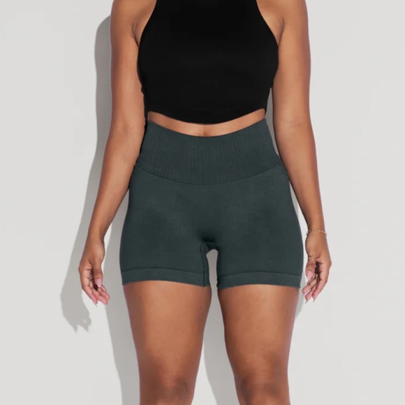 POPFLEX Pants - POPFLEX Supersculpt™ Seamless Midi Shorts - Magical Forest